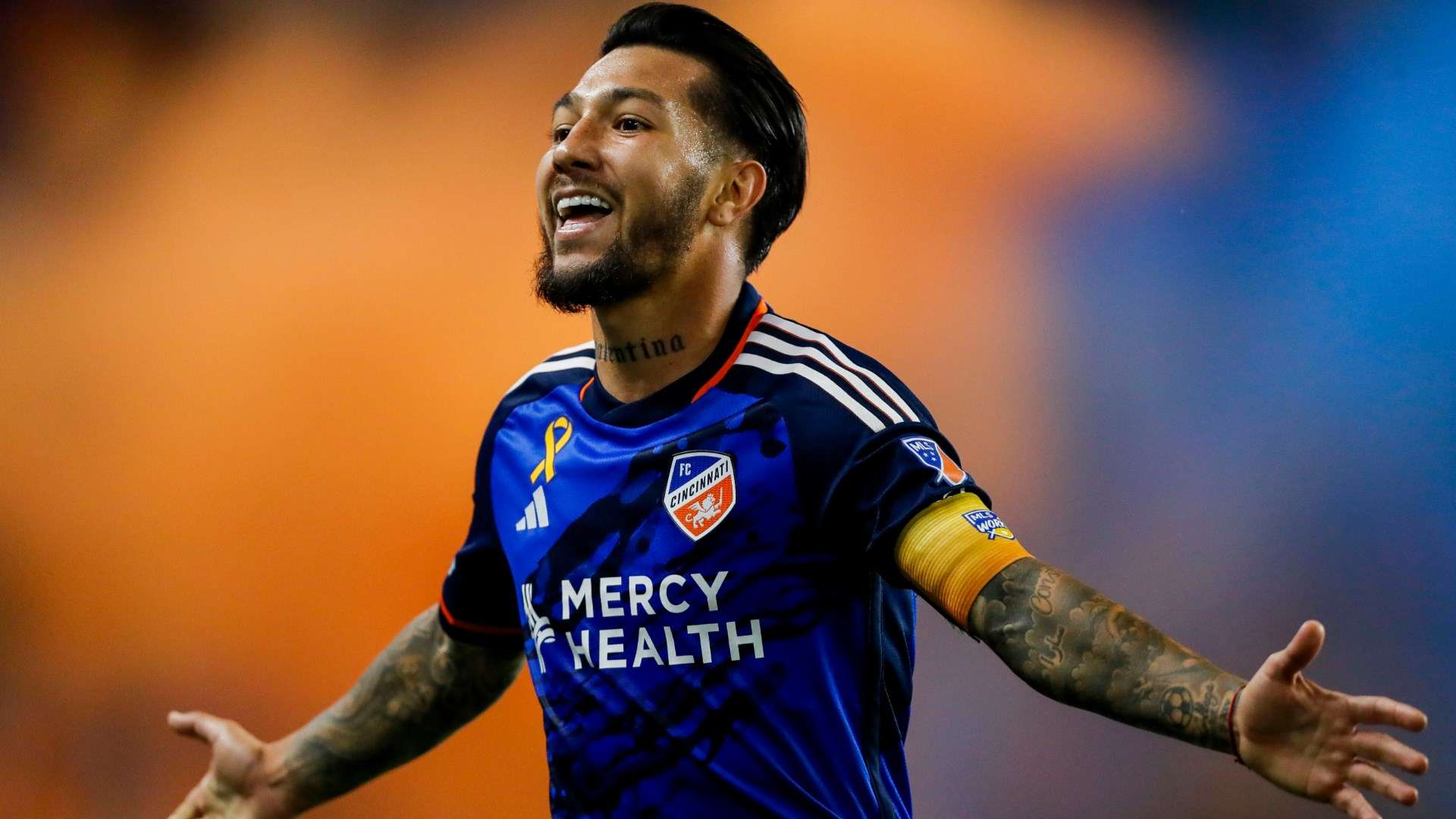 他不仅凭借 他不仅凭借